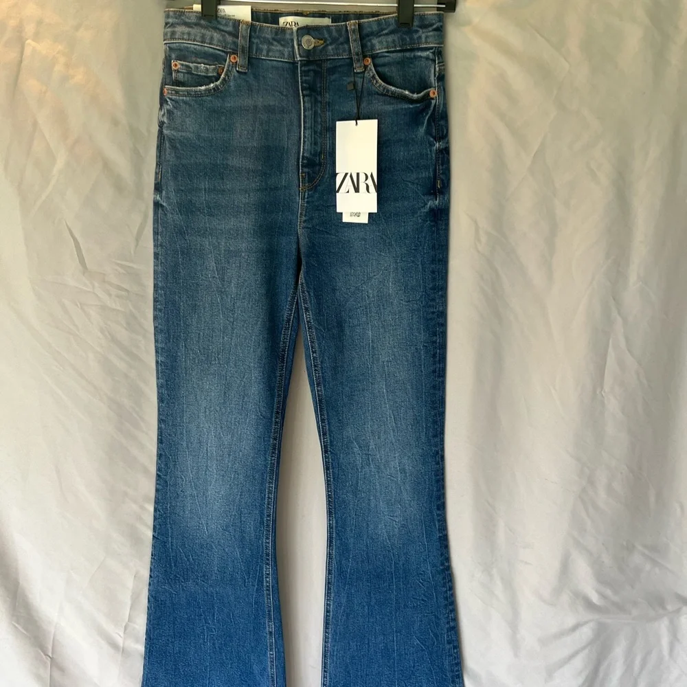 Zara high waist skinny flare jeans - Picture 3 of 4